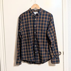 Old Navy Everyday Slim Fit Built-In Flex Plaid Button Down Shirt Navy Gold M